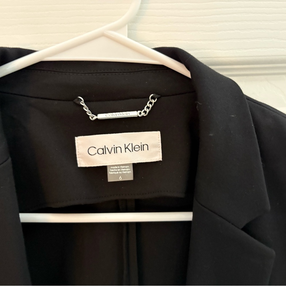 Calvin Klein Women's Elegant Black Blazer